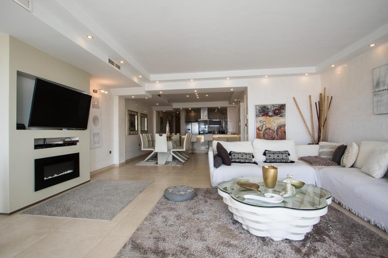 First Line Luxury Apartments Alicante Bagian luar foto