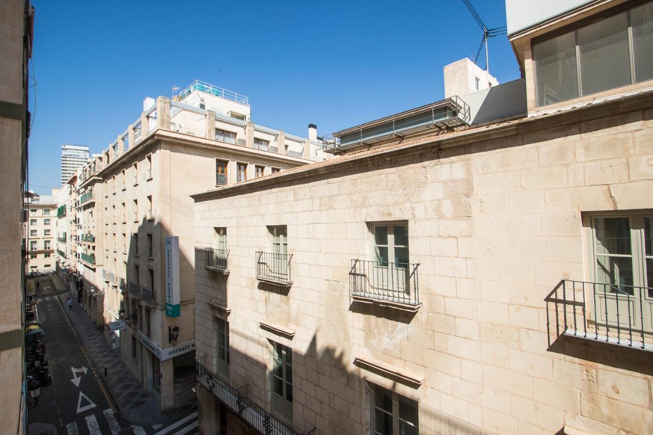 First Line Luxury Apartments Alicante Bagian luar foto