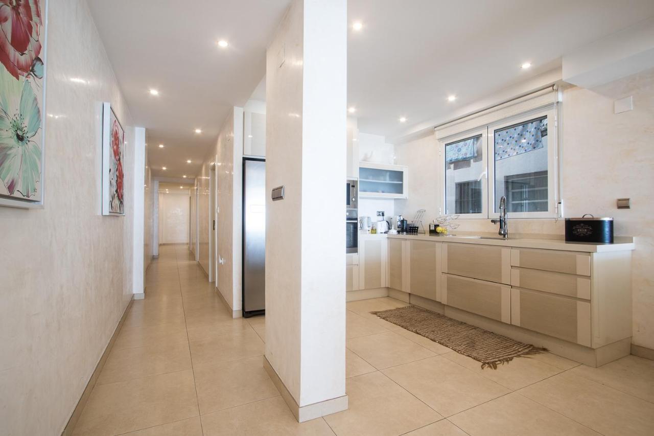 First Line Luxury Apartments Alicante Bagian luar foto