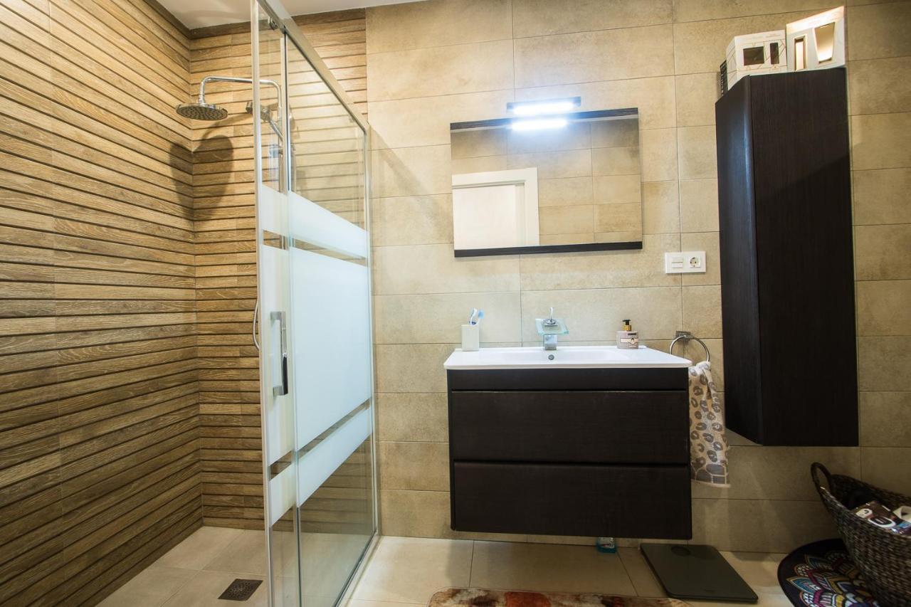 First Line Luxury Apartments Alicante Bagian luar foto