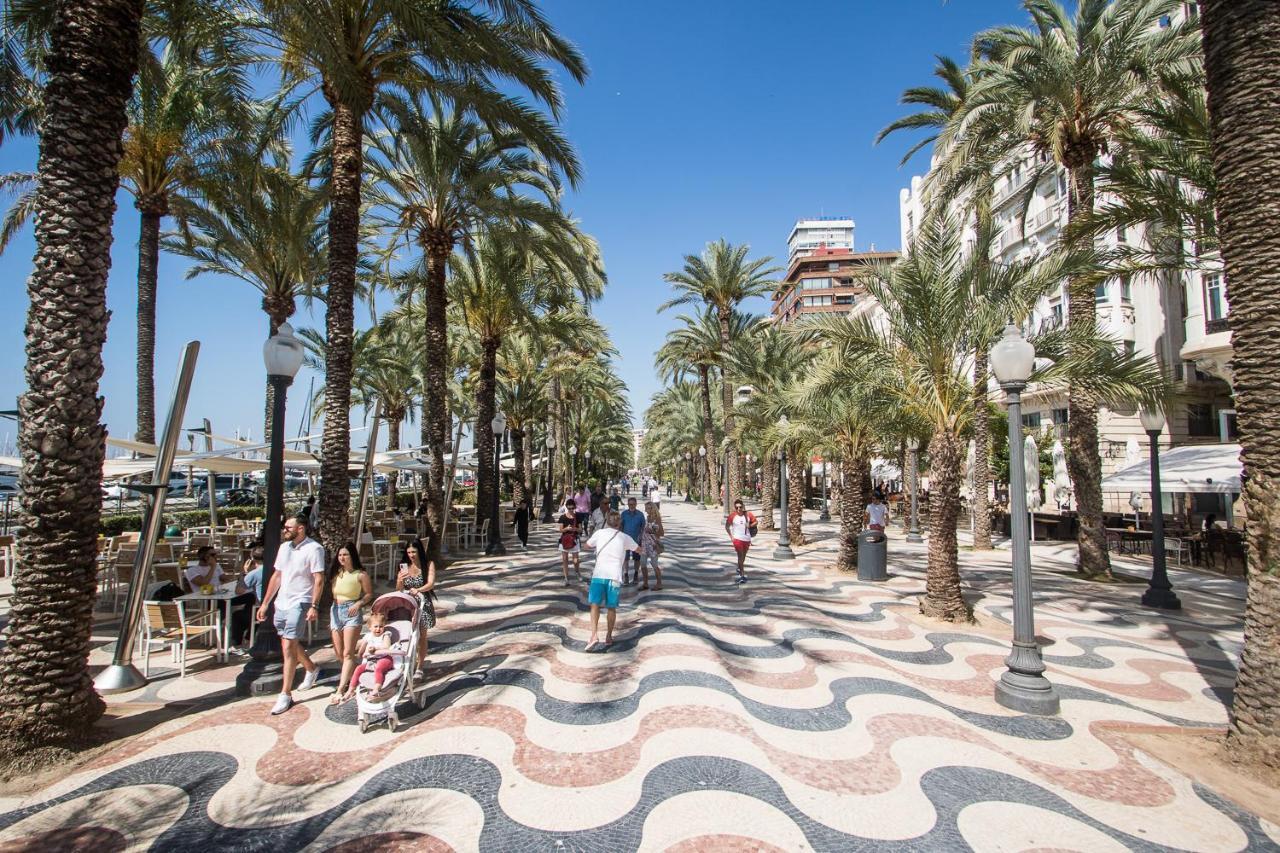 First Line Luxury Apartments Alicante Bagian luar foto